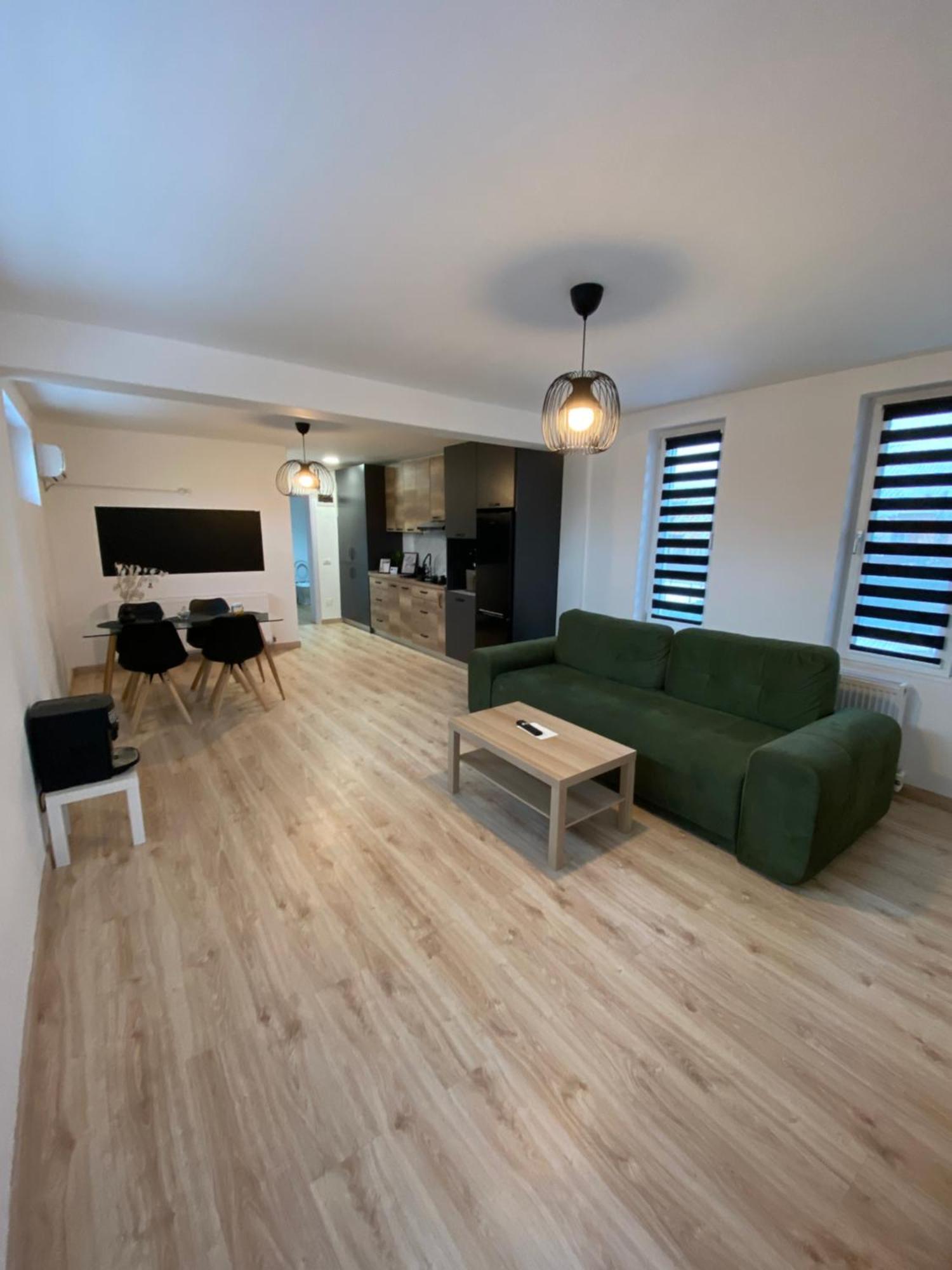 Ttt House Piteşti Buitenkant foto